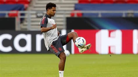 Fc Bayern Nationalspieler Serge Gnabry Kehrt Vorzeitig Aus Dem Urlaub