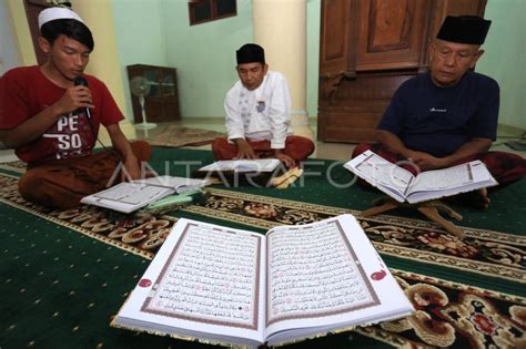 TADARUS ALQURAN DI BULAN RAMADHAN ANTARA Foto