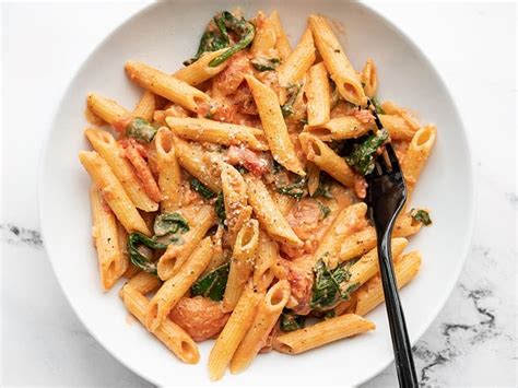 Pasta con camarón y salsa cremosa de tomate de 358 36 Kcal Receta