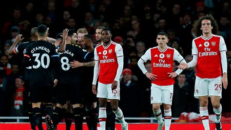 Arsenal fans mock their own shocking defence with hilarious GIFs and ...