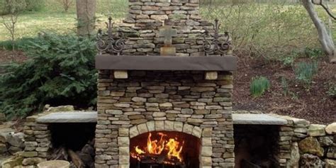 Graceful Outdoor Fireplaces Ideas For Backyard Decorafit