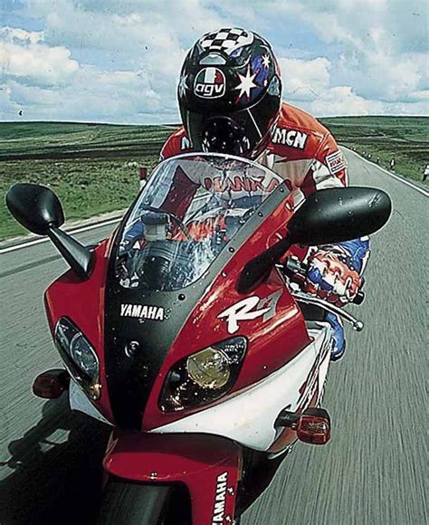 YAMAHA R7 (1999-2000) Review | Speed, Specs & Prices | MCN