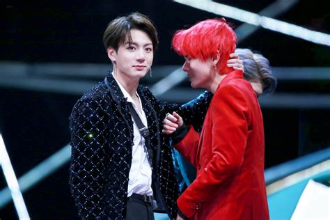 V Love U（slow） On Twitter 🐰🧸181214 Mama Hk 정국 태형 뷔 Taehyung