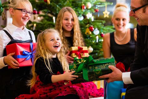 So Gelingt Eine Harmonische Bescherung Mit Kindern Experto De