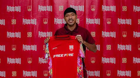 Persis Solo Resmi Bajak Giovani Numberi Dari Psis Semarang Via