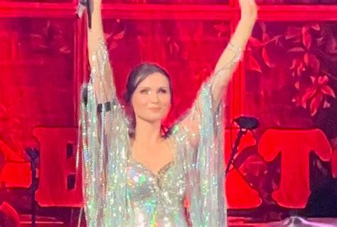 Watch Sophie Ellis Bextor erobert das Zürcher Kaufleuten im Sturm