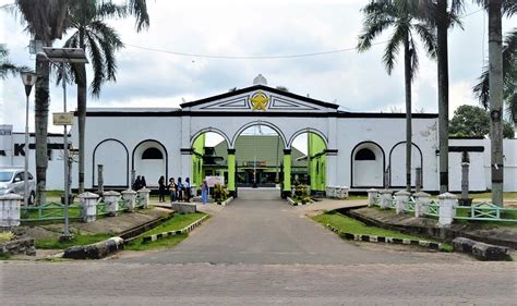 Benteng Kuto Besak Keraton Peninggalan Kesultanan Palembang