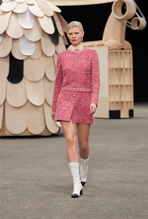 Chanel Debuts Its Spring Summer 2023 Haute Couture Collection