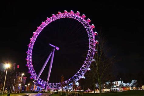 Giant Ferris Wheel London Uk Millennium Wheel The London Eye At