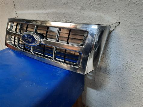 Parrilla Ford Escape Detalle Autopartes Yonkes Mx