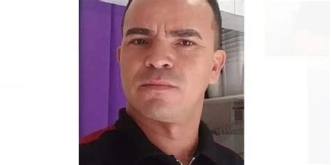 Homem mata padrasto a golpes de facão e pedradas