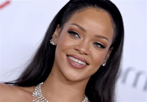 20 Best Rihanna Songs of All Time - Singersroom.com