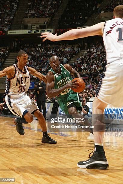 Boston Celtics Tony Delk Photos and Premium High Res Pictures - Getty Images