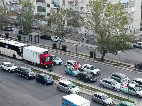 Incidente A Palermo Chiuso Viale Regione Traffico In Tilt Le Foto