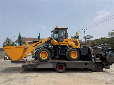 Produsen Alat Berat Wheel Loader Excavator Self Loading Concrete