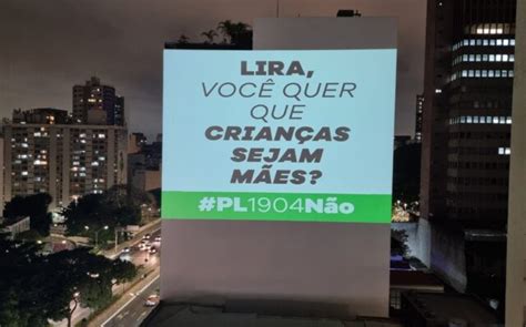 A proposta que iguala aborto a homicídio E a ofensiva conservadora