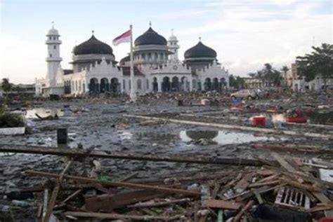 Foto Tsunami Aceh - Visit Banda Aceh
