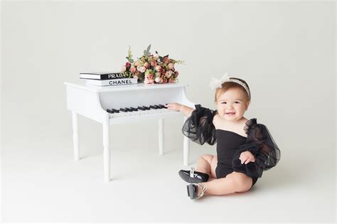 12 Creative Baby Photography Ideas - Ramina Magid Photography