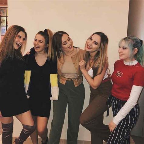 5 Hot Sexy Ruslana Popach Bikini Pics