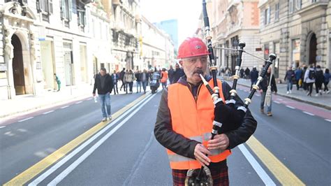 Superbonus La Manifestazione Degli Edili A Genova Il Secolo XIX