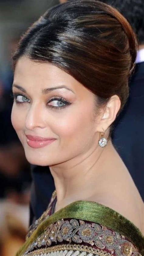 5 Trendy And Easy Hairstyles By Aishwarya Rai For Every Occasion