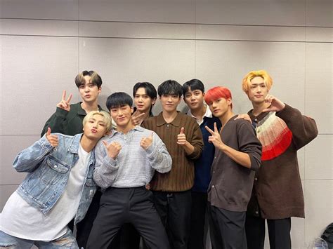 Ateez에이티즈 On Twitter 📷 Today Ateez ⠀ 점점 추워지는 날씨에도 에이티즈는 에이티니의 사랑