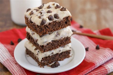 Cookie Dough Brownies {Brownie Base + Cookie Frosting} | Lil' Luna