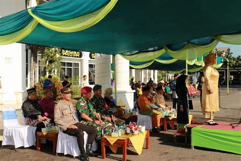 PRAJURIT YONMARHANLAN XII LAKSANAKAN UPACARA MEMPERINGATI HUT PEMPROV