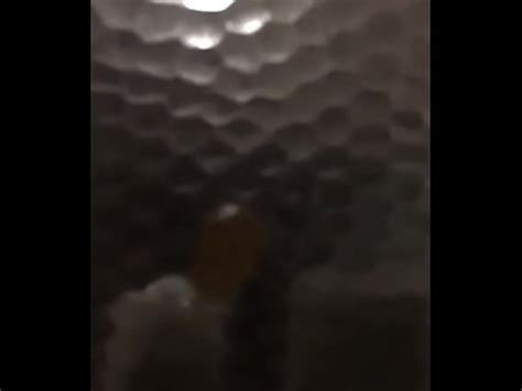 Levou Pro Banheiro E Deu Um Jeito XVIDEOS