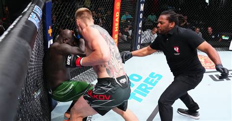 Alexander Volkov Blasts Jairzinho Rozenstruik With Punches To Get First