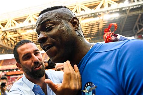 Mercato PSG Mario Balotelli fixe une condition pour signer à Paris