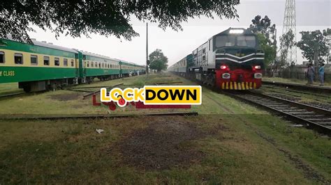 Fastest And Luxury Train Of Pakistan Green Line Express 5up Passing Through Sadhoke Pakistan