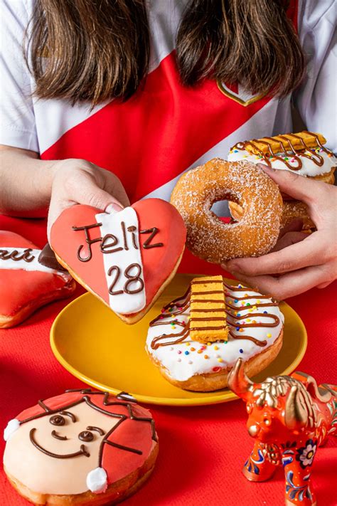 Dunkin lanza donuts sabor turrón y churro relleno como tributo a la