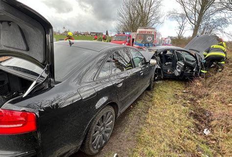 Zderzenie audi i BMW Cztery osoby zostały ranne zdjęcia lubuskie24 pl