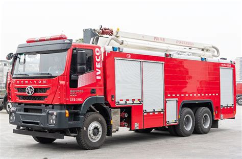 SAIC IVECO 18m Water Tower Aerial Fire Truck With 12000L Water Foam