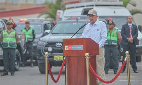 Ministro Del Interior Y Dina Boluarte Entregaron Nuevos Patrulleros A