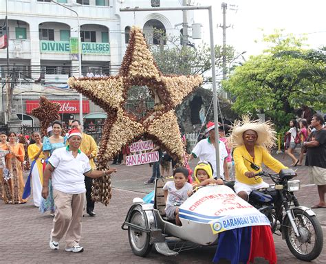 Parols Using Recycled Materials Star in ‘Pistang Pasko ng Malolos’