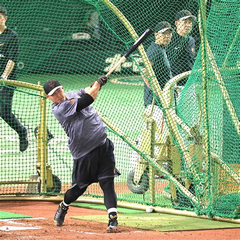 【巨人】右太もも裏の肉離れから1軍合流の中田翔、フリー打撃で5連発含む10発 スポーツ報知