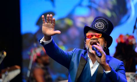 Carlinhos Brown Anuncia Novo Lbum Releituras E In Ditas