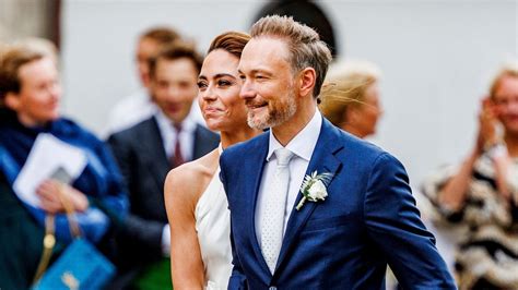 Christian Lindner Verteidigt Porsche Und Sylt Hochzeit Mit Franca Lehfeldt