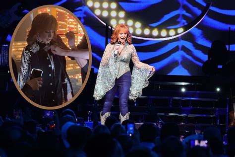 Reba McEntire Takes Fans Behind the Scenes on ‘The Voice’ Set | DRGNews