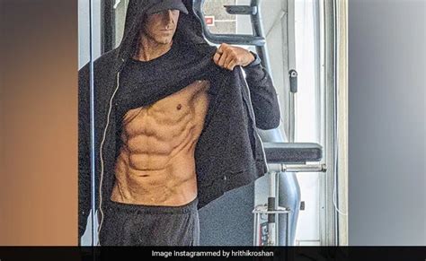 8 Pack Abs Hrithik Roshan