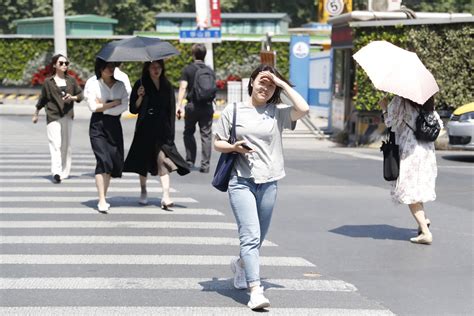 这就到夏天了？申城已开启晴热模式，今日最高温已达313℃