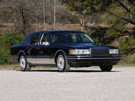 1994 Lincoln Town Car | Raleigh Classic Car Auctions