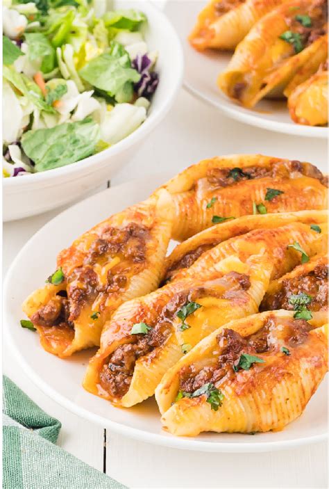 Taco Stuffed Shells: A fusion of Mexican flavors and Italian pasta ...