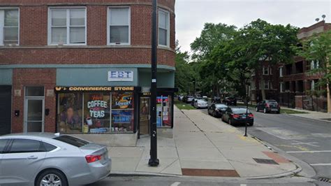 Chicago Burglary Suspects Scram From Convenience Store When Armed Owner