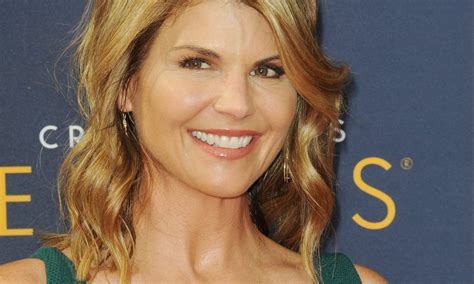 Lori Loughlin Returns To Acting Set To Reprise When Calls The Heart