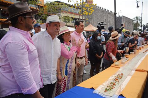 Cuernavaca Rompe R Cord Guinness Con El Taco Acorazado M S Grande Del