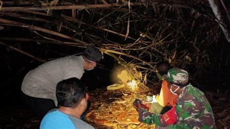 Mayat Wanita Tanpa Identitas Ditemukan Mengapung Di Sungai Setu