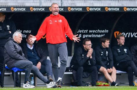 Tim Walter Gefragter Trainer Best Tigt Anfragen Ger Chte Um Vfb